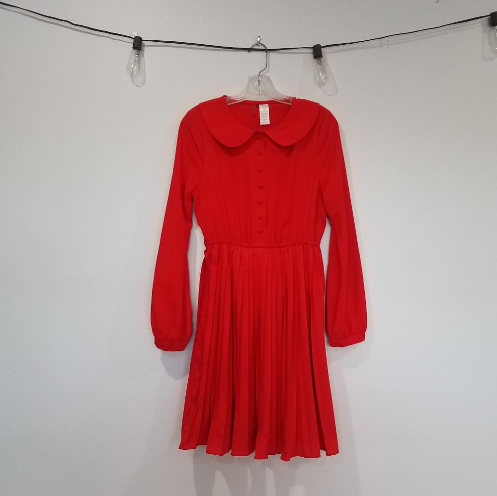 Red Peter pan collar dress